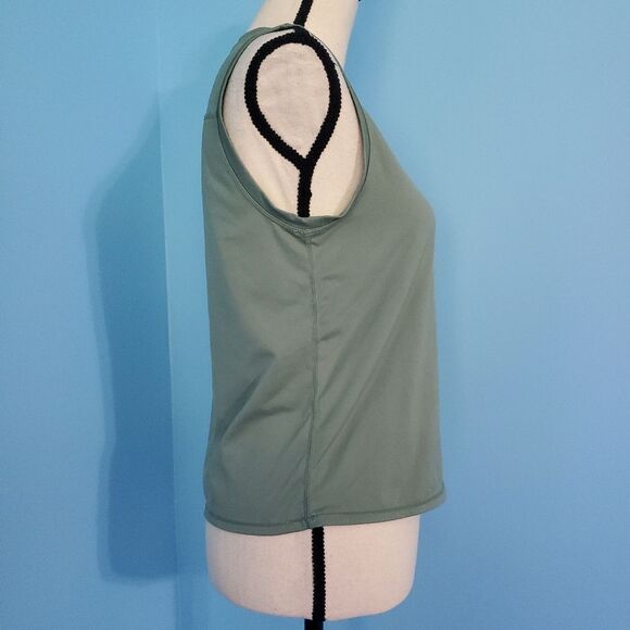 Hount Sage Green Buttery Soft Athletic Slightly Cropped Tank Top - Picture 3 of 6